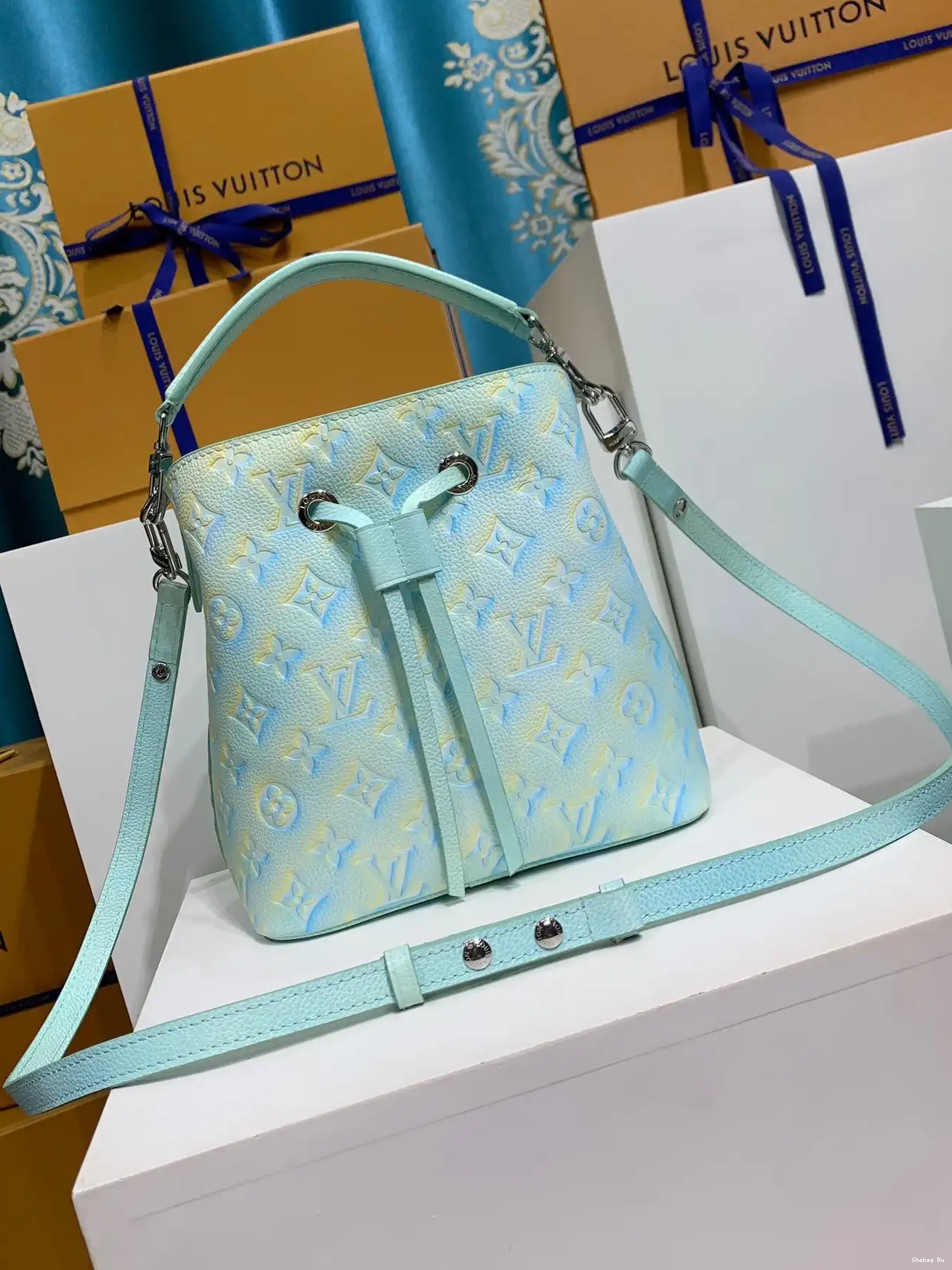 NÉONOÉ LOUIS VUITTON BB 0629